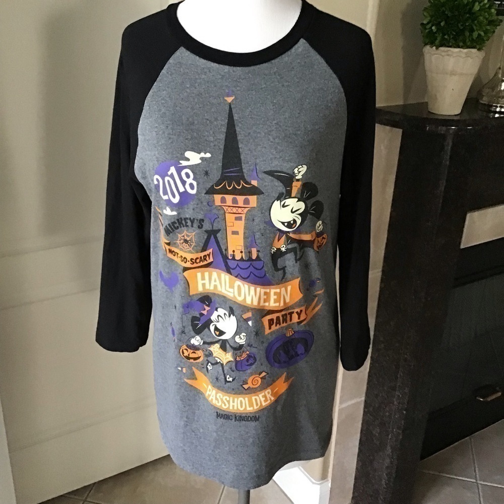 Disney Parks Mickey's Halloween Party 2018 Shirt SMALL Glow In The Dark Faces - Picture 13 of 15
